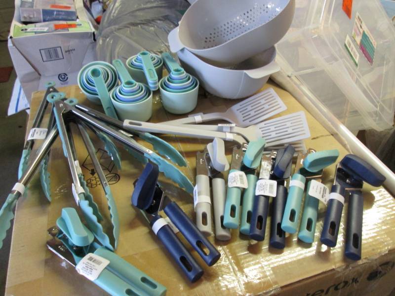 Lot of Misc Kitchen Tools  RM5...