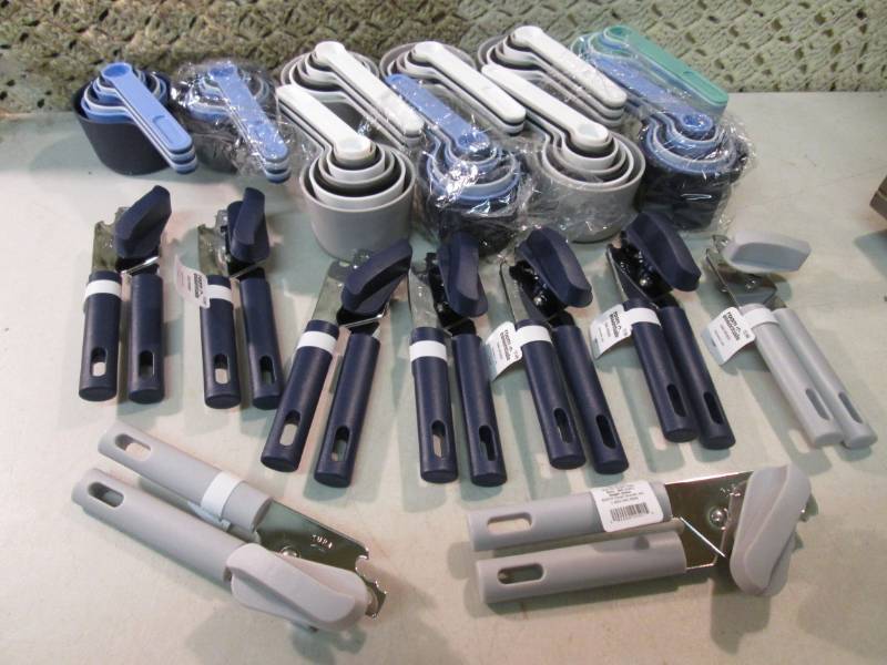 10 Measuring Cup Sets and 9 Can Ope...