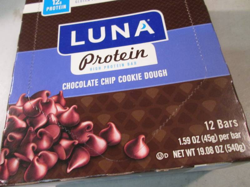 Box of 12 Luna High Protein Chocola...