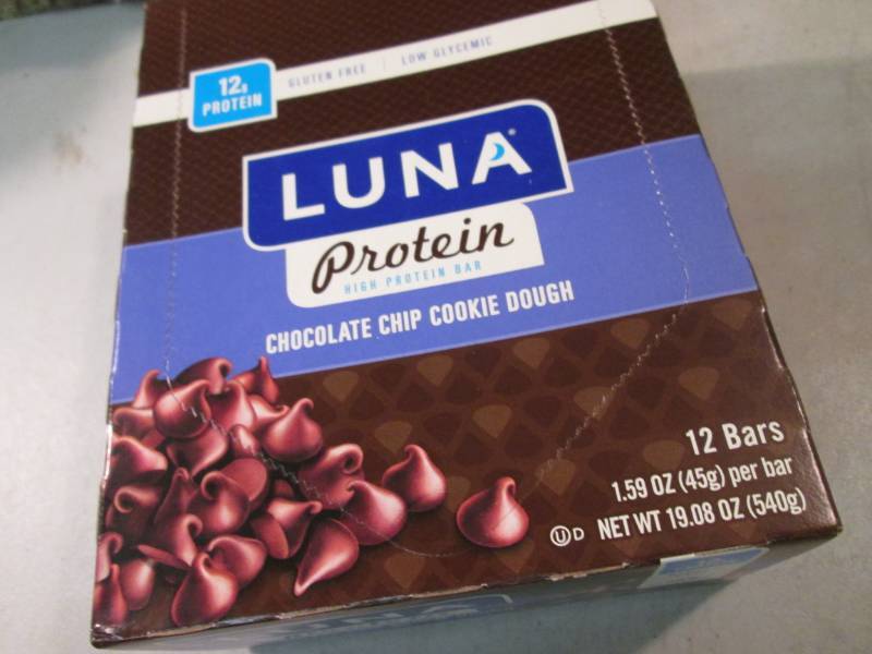 Box of 12 Luna High Protein Chocola...