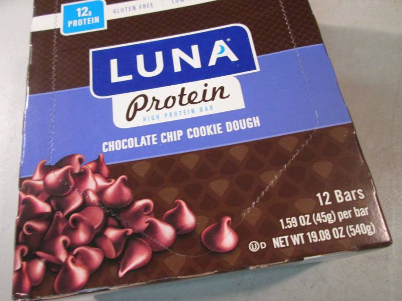 Box of 12 Luna High Protein Chocola...