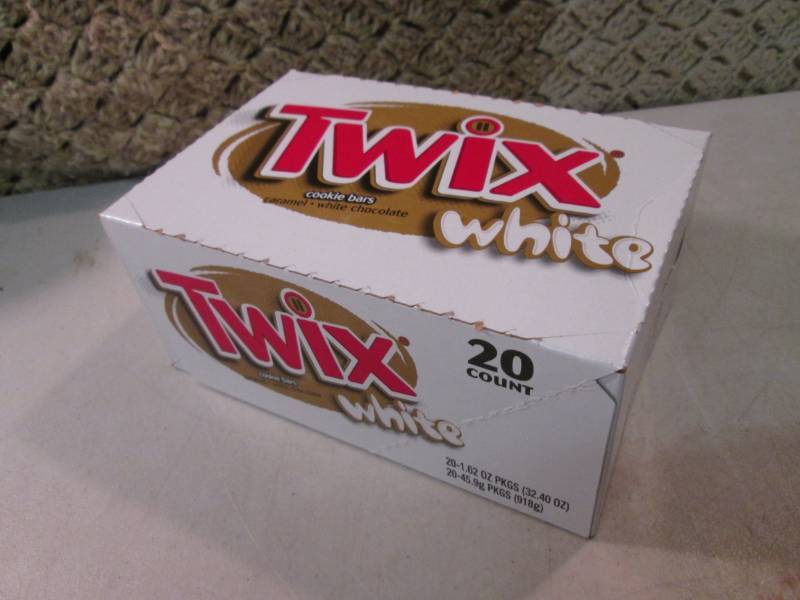 Box of 20 Twix White Cookie Bars Be...