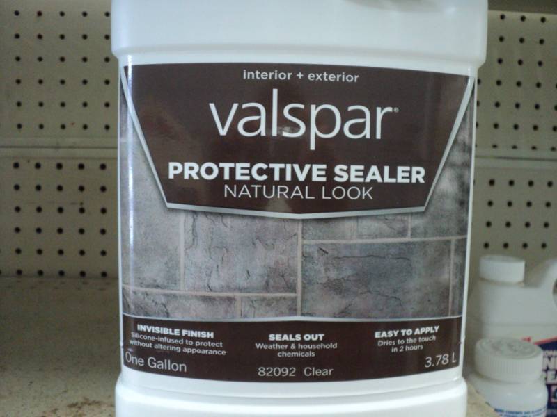 lot 18 image: 1 bottle of Valspar Protective Seal...