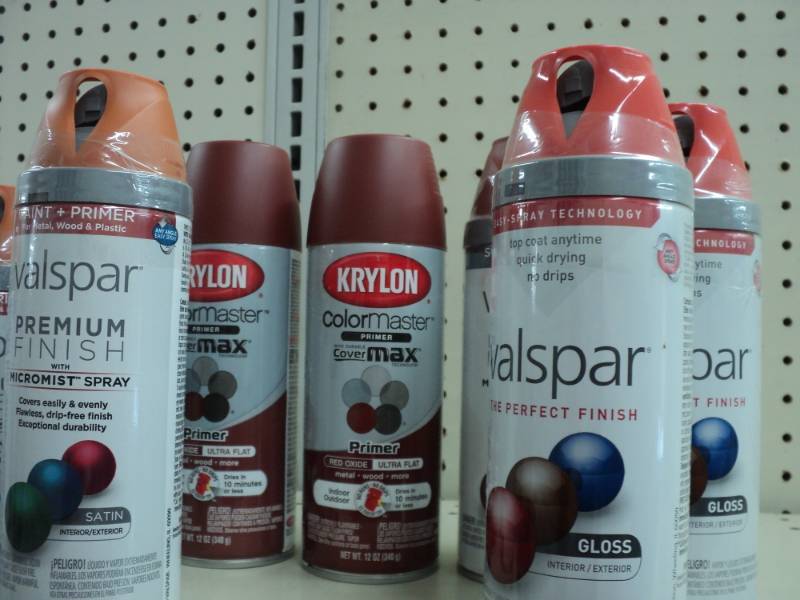 lot 128 image: 6 cans of misc Spray Paint....