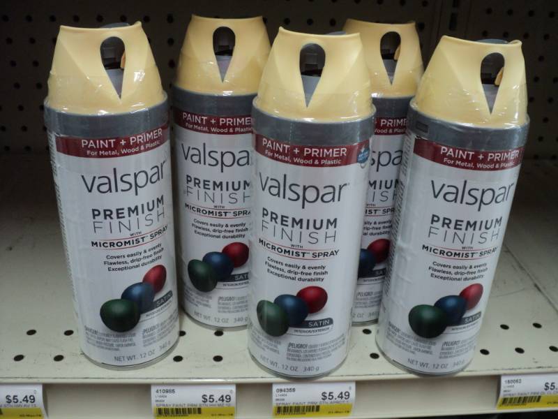 lot 133 image: 5 cans of Valspar Spray Paint  Whi...