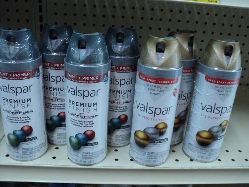lot 138 image: 7 cans of Valspar Spray Paint  Cob...