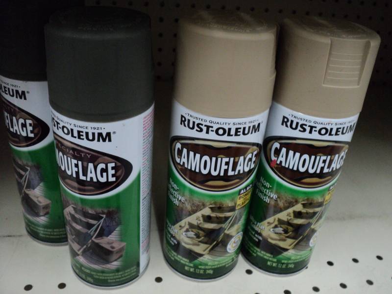 lot 166 image: 4 cans of Camouflage spray Paint  ...