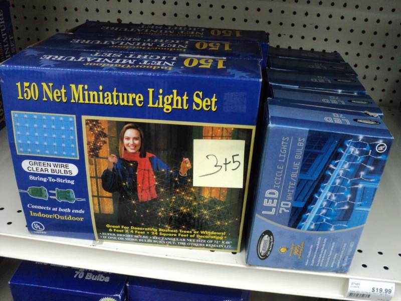 lot 204 image: Christmas Lights  3 -150 Miniature...