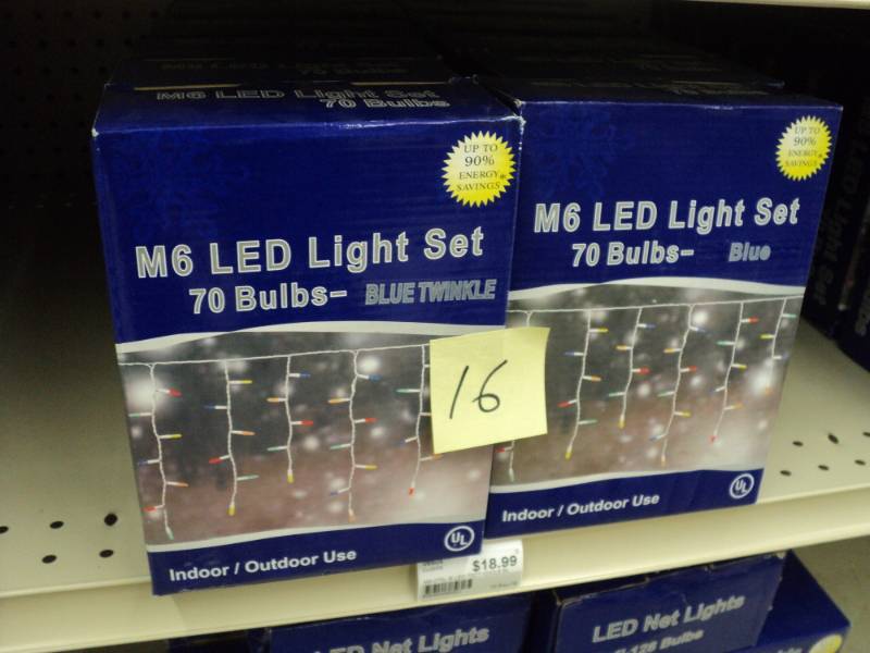 lot 207 image: Christmas Lights  16 M6 LED light ...