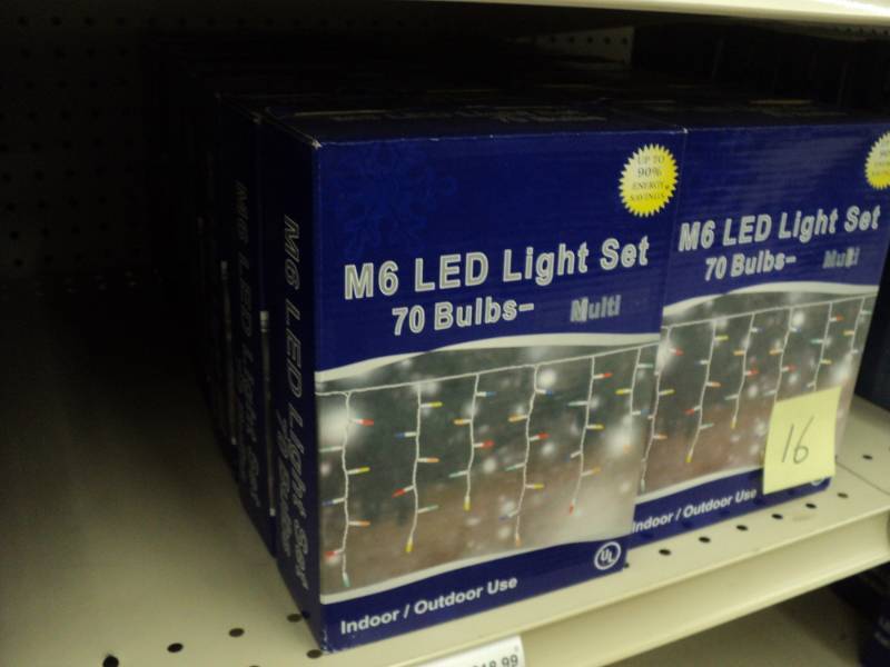 lot 208 image: Christmas Lights  16 M6 LED light ...