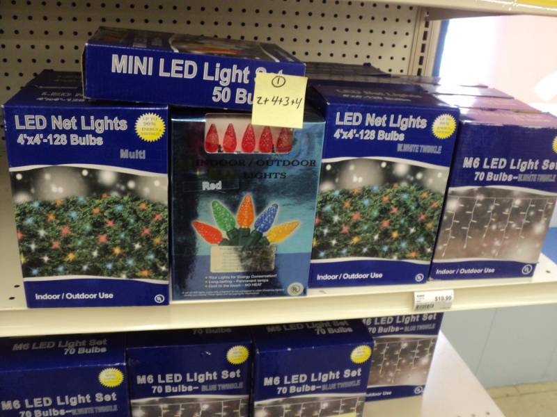 lot 214 image: Christmas Lights  1 -50 bulbs RED,...
