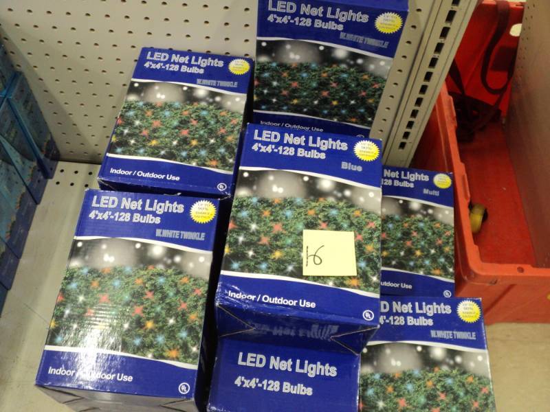 lot 218 image: Christmas Lights  16 LED net light...