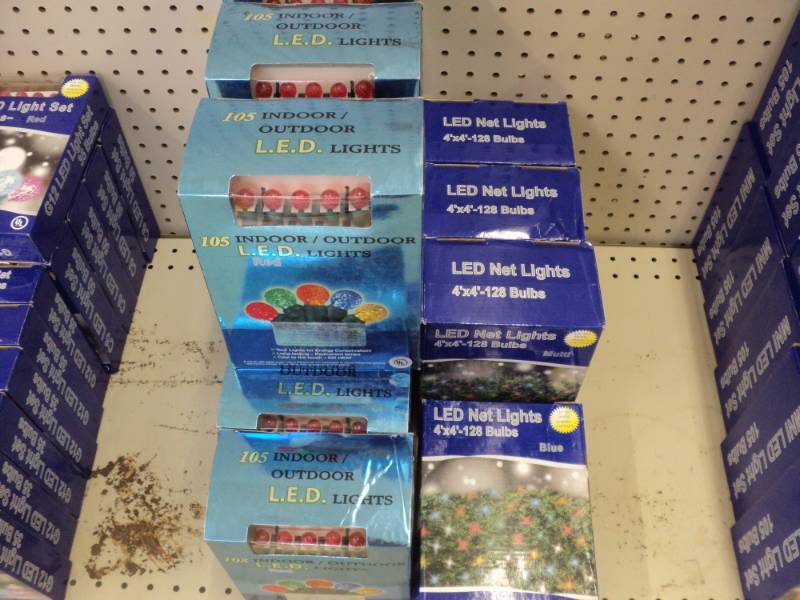 lot 221 image: Christmas Lights  4 - 128 bulbs BL...