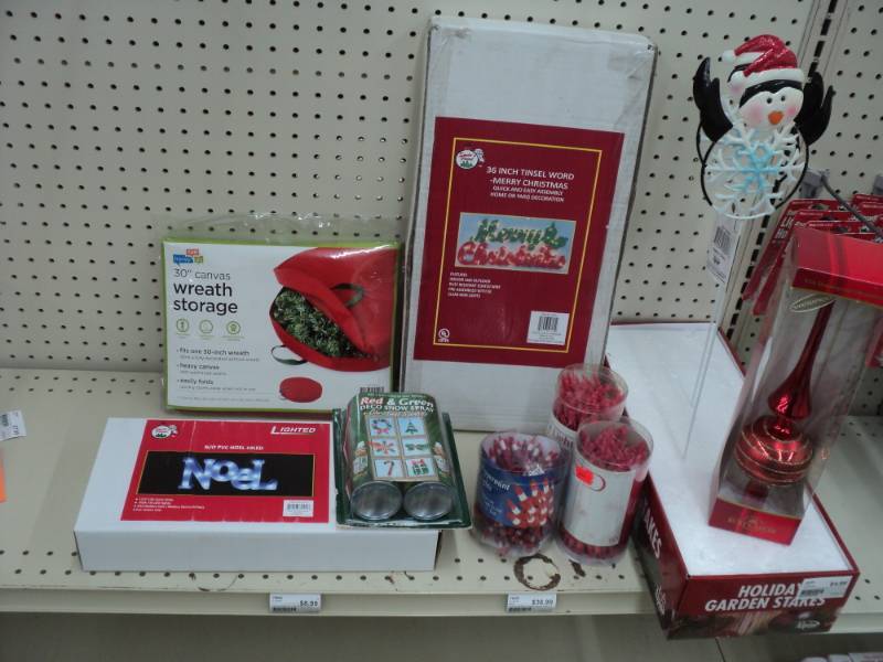 lot 236 image: Holiday Deco Misc  Merry Christmas...