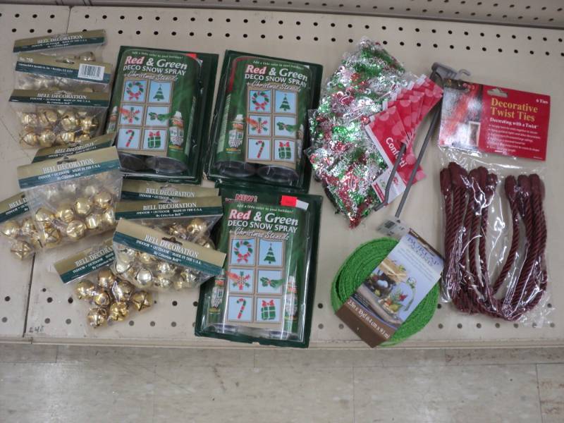 lot 245 image: Holiday Deco  Red and Green Deco S...