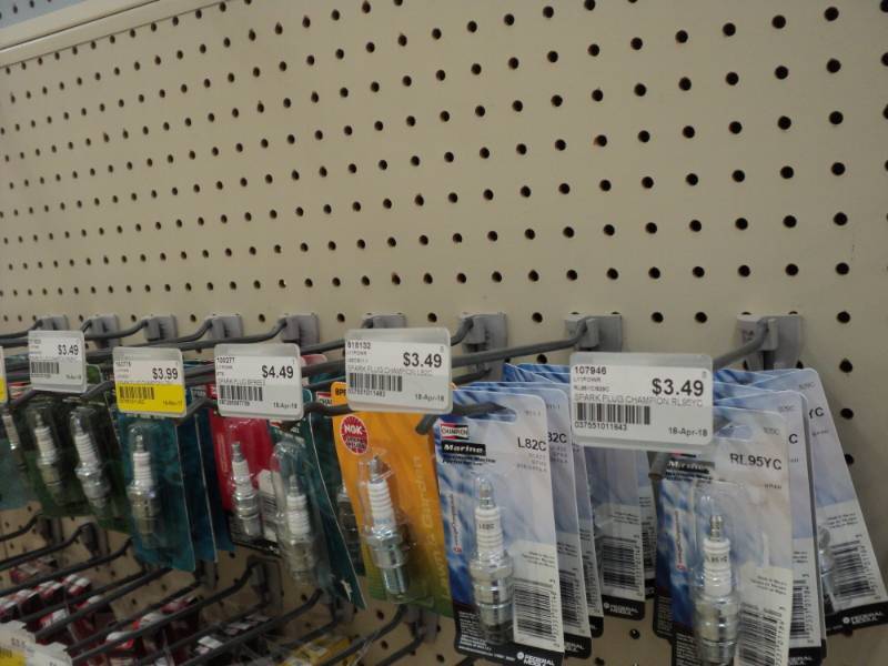lot 256 image: Lot of appr 49 Spark Plugs ...