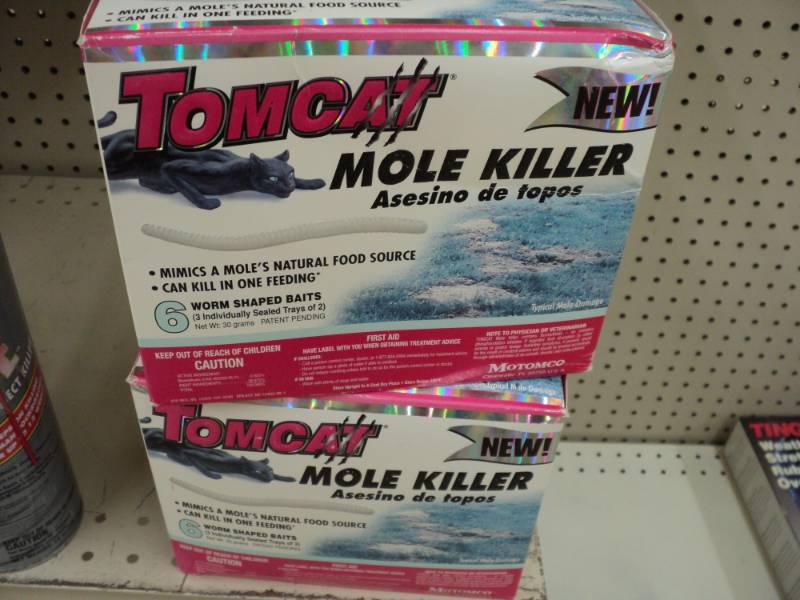 lot 274 image: 2 boxes of TomCat Mole Killer...