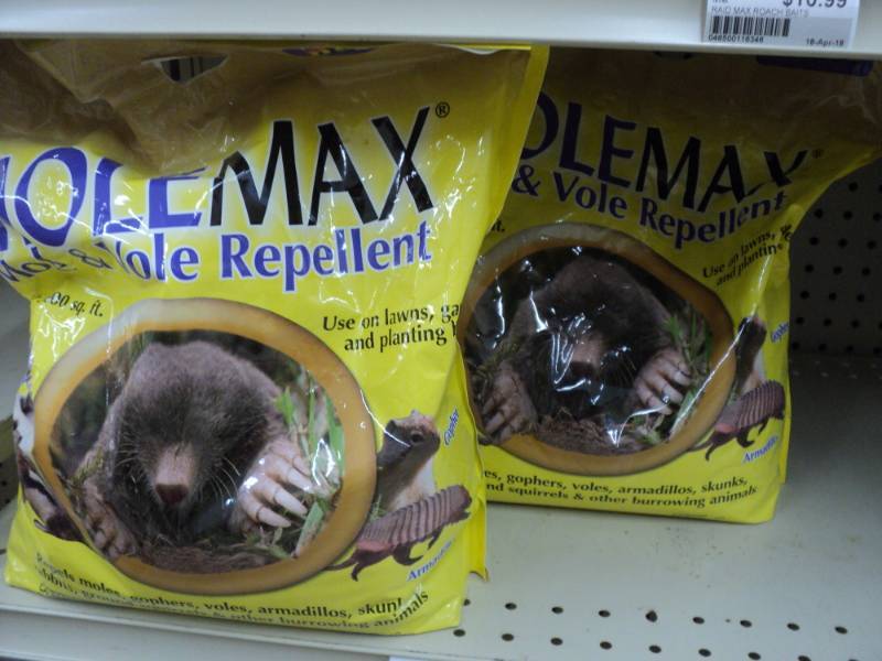lot 281 image: 2 bags of MoleMex Mole and Vole Rep...