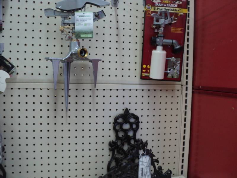 lot 285 image: Gardening Supplies  Misc  Sprinkl...