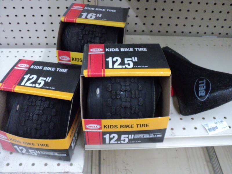 lot 302 image: 3 Kids bike Tires and Bike Seat...