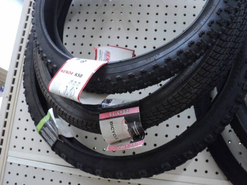 lot 304 image: Set of 4 Bike tires  18, 20, 20...
