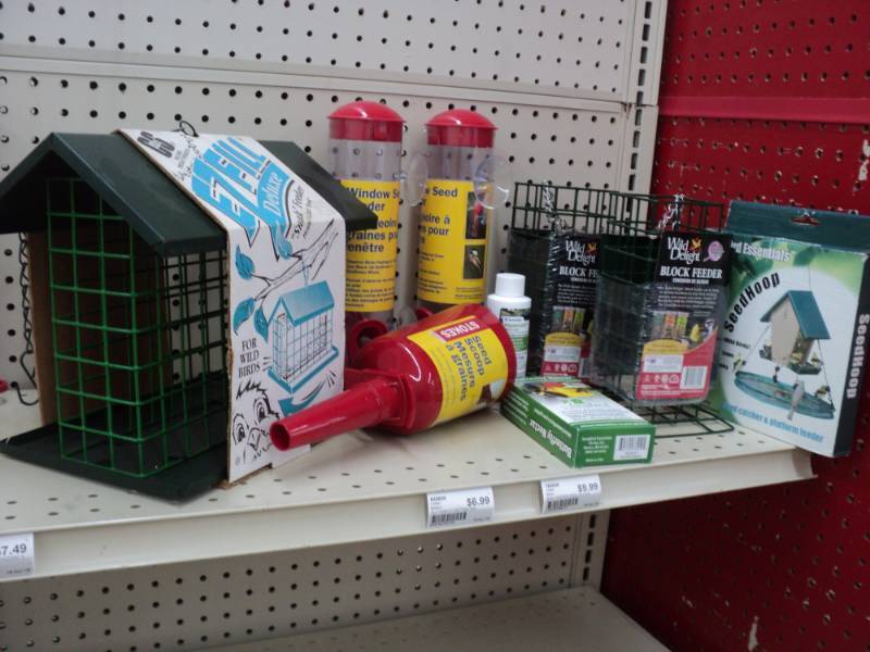 lot 313 image: Bird Feeding Lot  Feeder, 2 window...