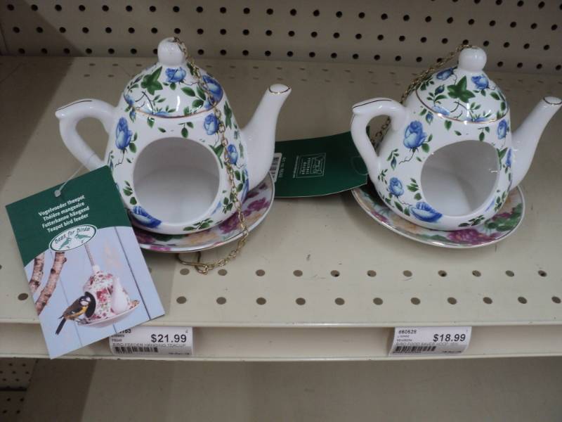 lot 314 image: 2 Bird Tea Cups Feeders...