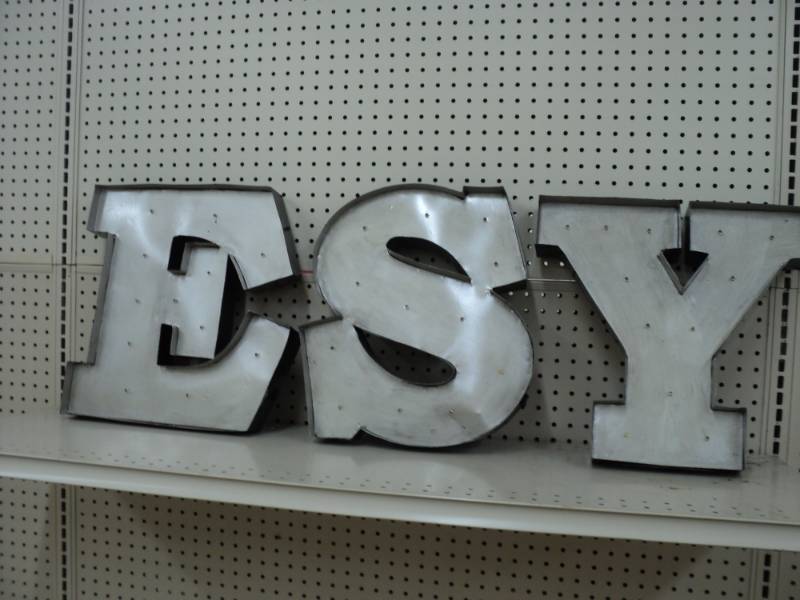 lot 321 image: Lighted Letters YES