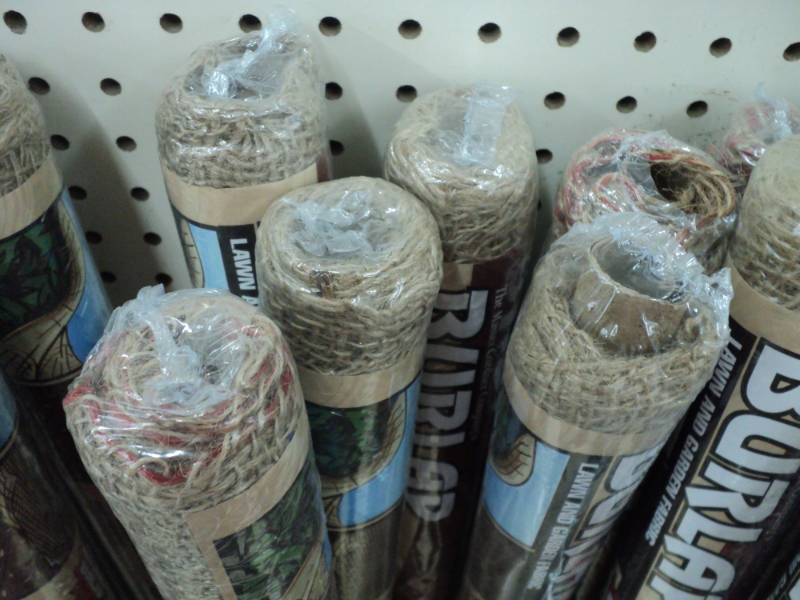 lot 345 image: 6 Burlap Lawn and Garden Fabric 3...