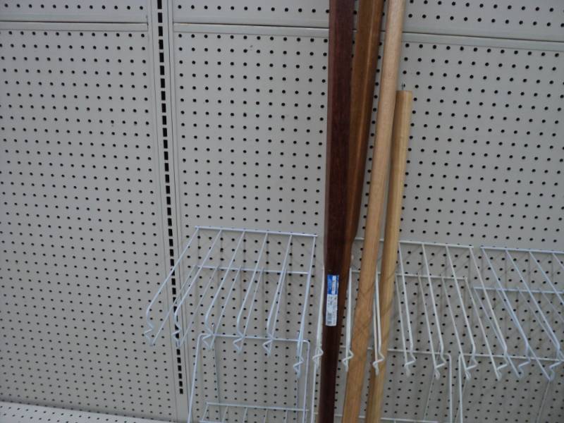 lot 354 image: 5 Wood HandlesPost Poles...