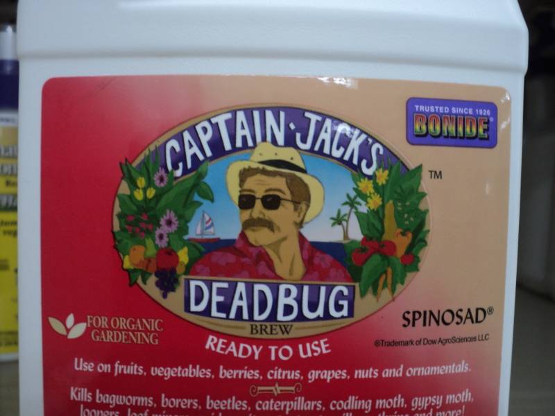 lot 363 image: 4 bottles of Captain Jacks Dead Bug...