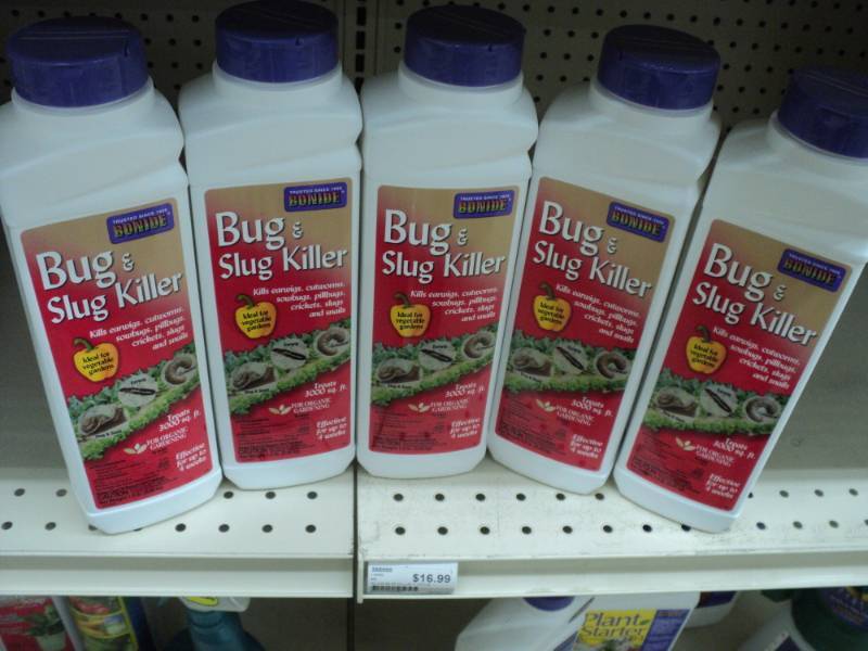 lot 369 image: 5 bottles of Bug and Slug Killer...