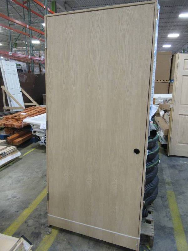 lot 8 image: Reliabilt Oak Hollow Core Door, Right Handed Inswing. 687695, 36