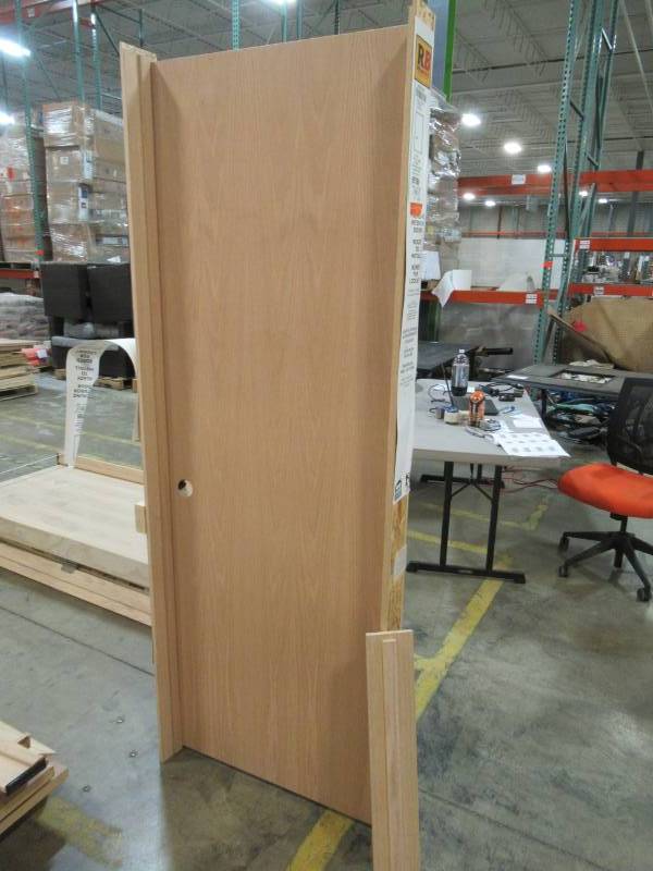 lot 9 image: Reliabilt Oak Hollow Core Door Unit, 28, Right Handed InSwing 687689