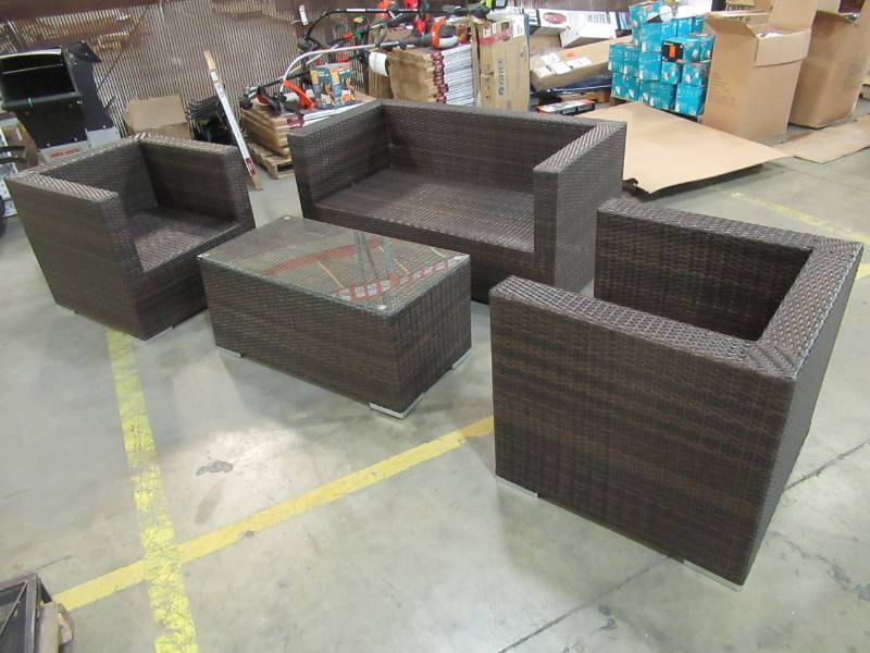 lot 72 image: Lago Collectioon Isles 4-Piece Outdoor Patio Seating Set, Model MNHOLC14, Out of Box, Display