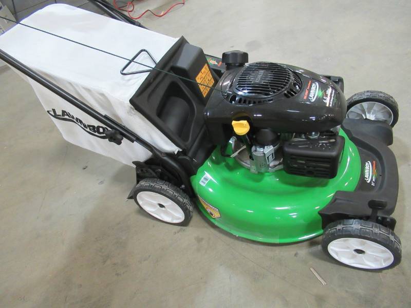 lot 89 image: NEW - Lawn-Boy 21 in. Electric Start Gas Self Propelled Mower with Kohler Engine, 17734