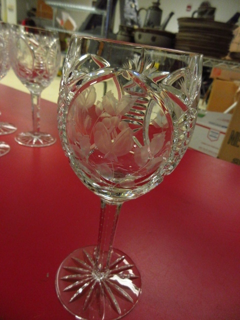 lot 716 image: CRYSTAL STEMWARE