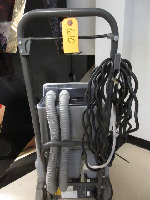 lot 610 image: ADVANCE AQUACLEAN FLOOR CLEANER