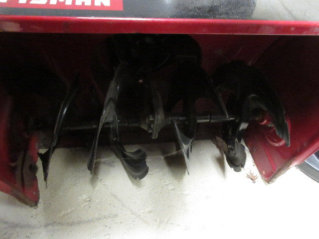 lot 612 image: CRAFTSMAN SNOW BLOWER