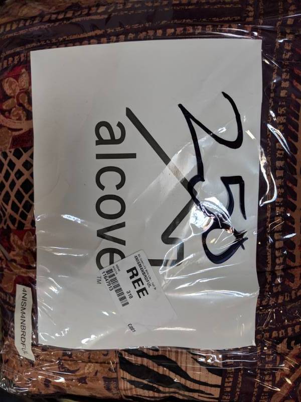 lot 250 image: alcove Wild Life 8-Pc. Bed Set - Full