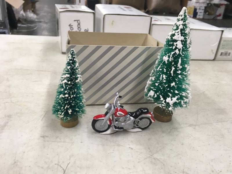 Harley Davidson Christmas Trees & RedWhite Motorcycle