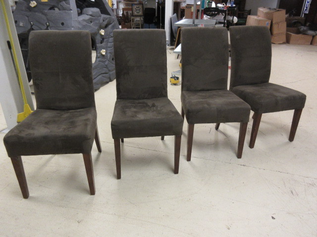 4 MATCHING DINING ROOM CHAIRS