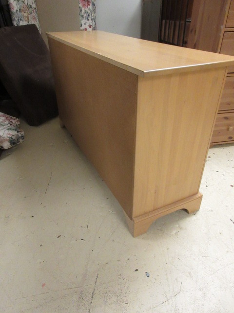 8 DRAWER DRESSER