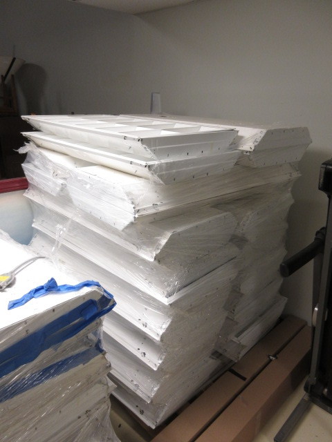 COMMERCIAL TROUGH OVERHEAD LIGHTING