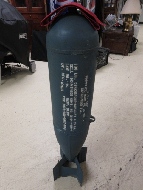MILITARY BOMB TRAINING AID AND STREAMER