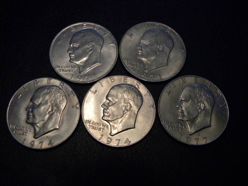 lot 61 image: 5 Eisenhower Dollars