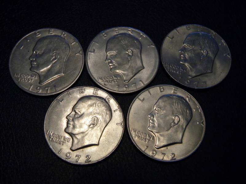 lot 62 image: 5 Eisenhower Dollars