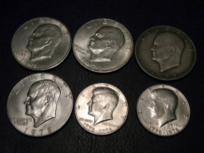 lot 65 image: 4 Eisenhower Dollars & 2 Kennedy Half Dollars