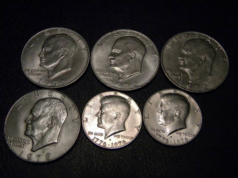 lot 66 image: 4 Eisenhower Dollars & 2 Kennedy Half Dollars