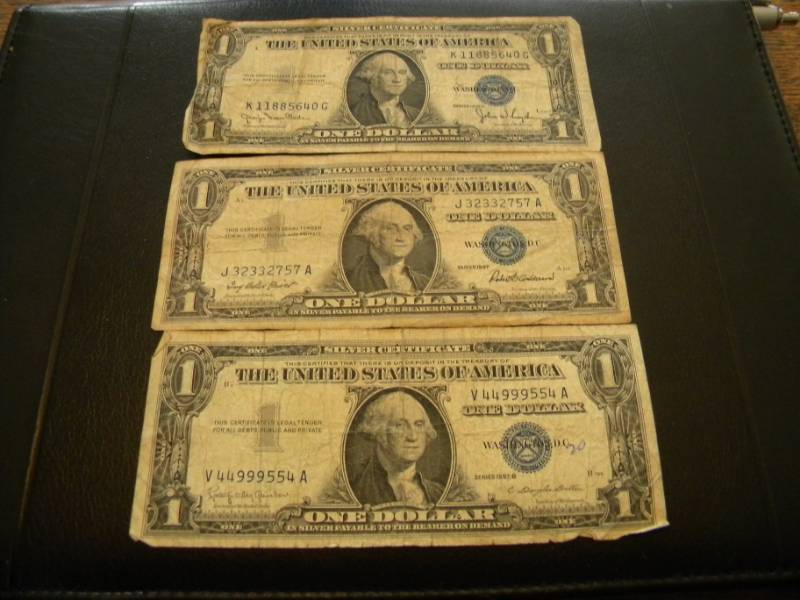 lot 98 image: 3 - $1.00 Silver Certificates